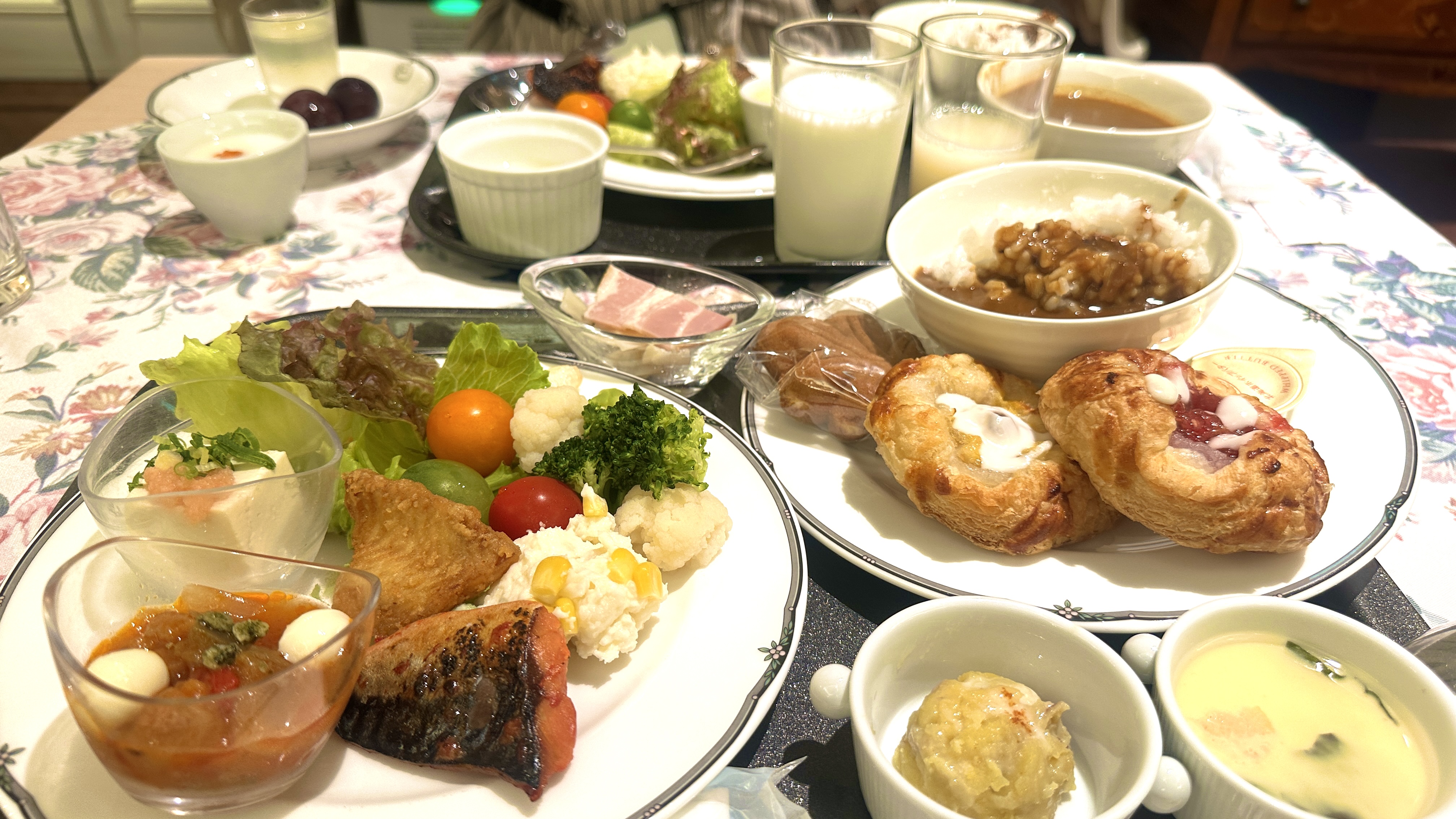 グランドインテリジェントホテルで朝食バイキング