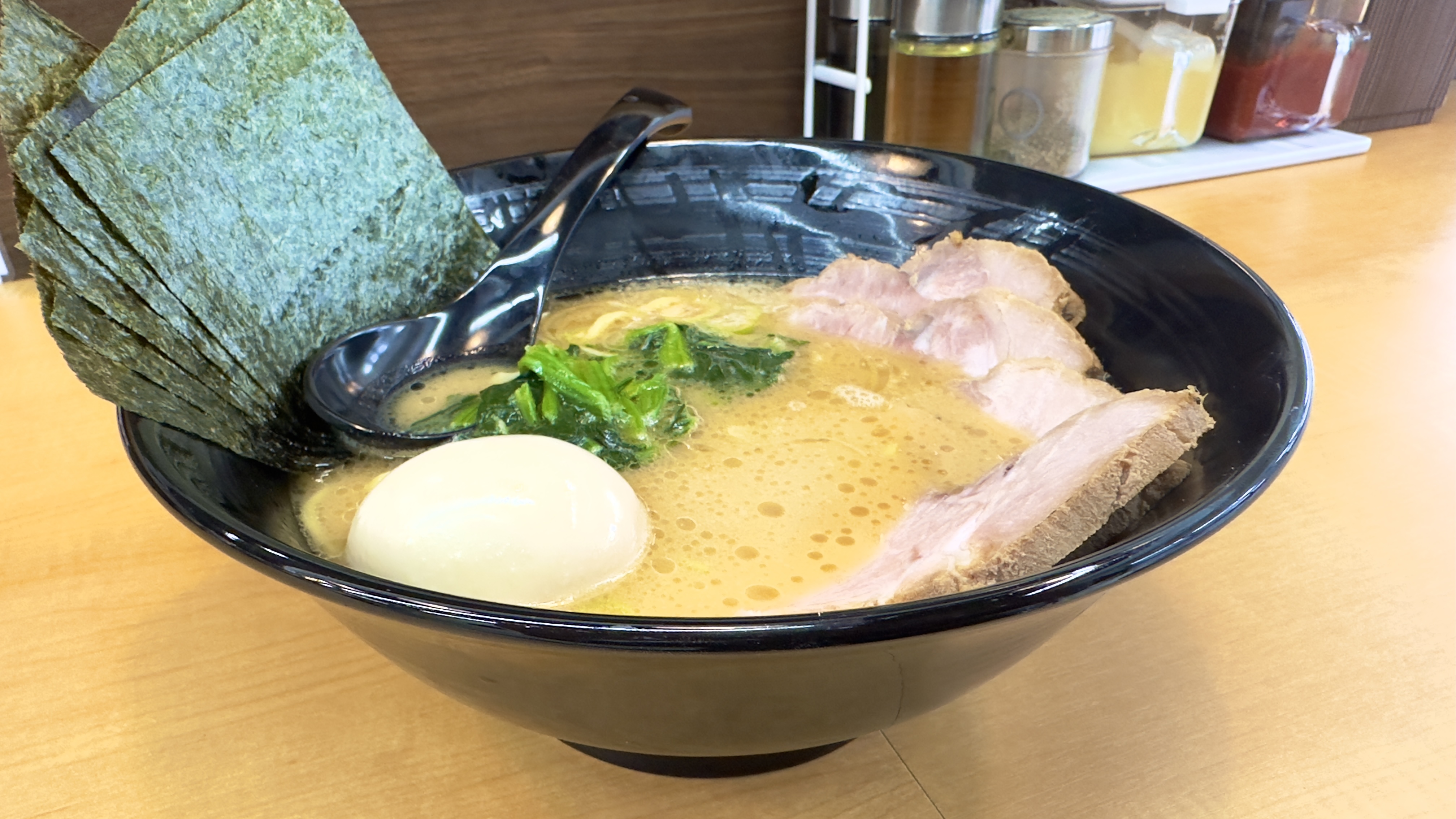 志村三丁目駅前の新しいラーメン屋さん🍜横浜家系 豚丸