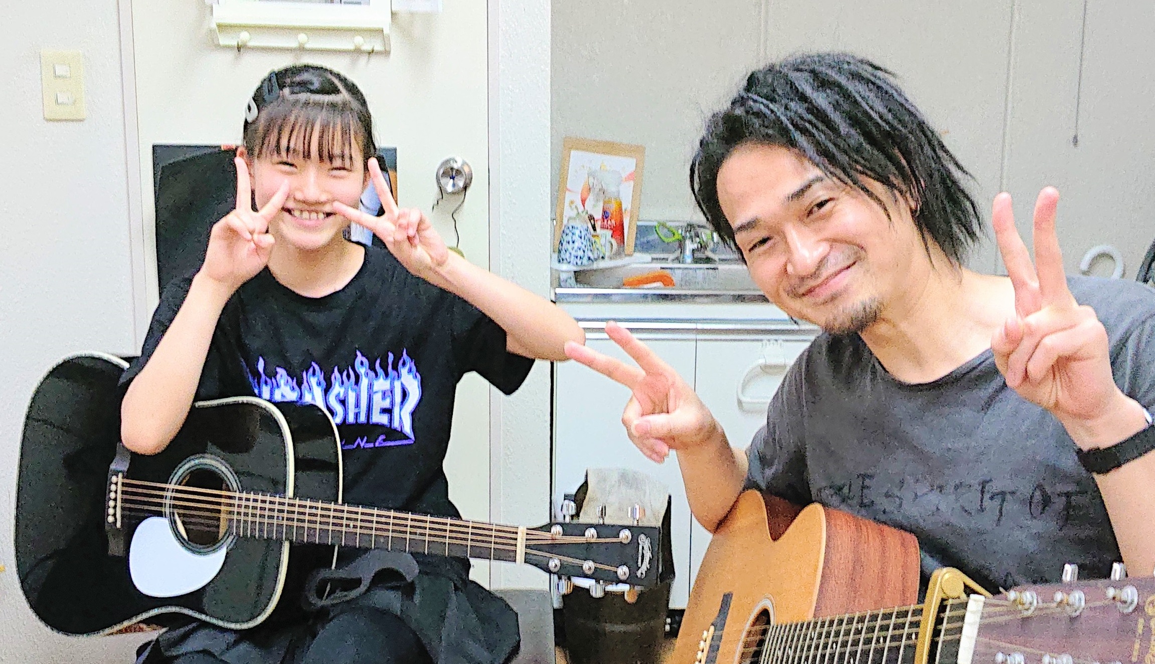 東京都板橋区のギター教室小6女子アコギ習ってま～す
