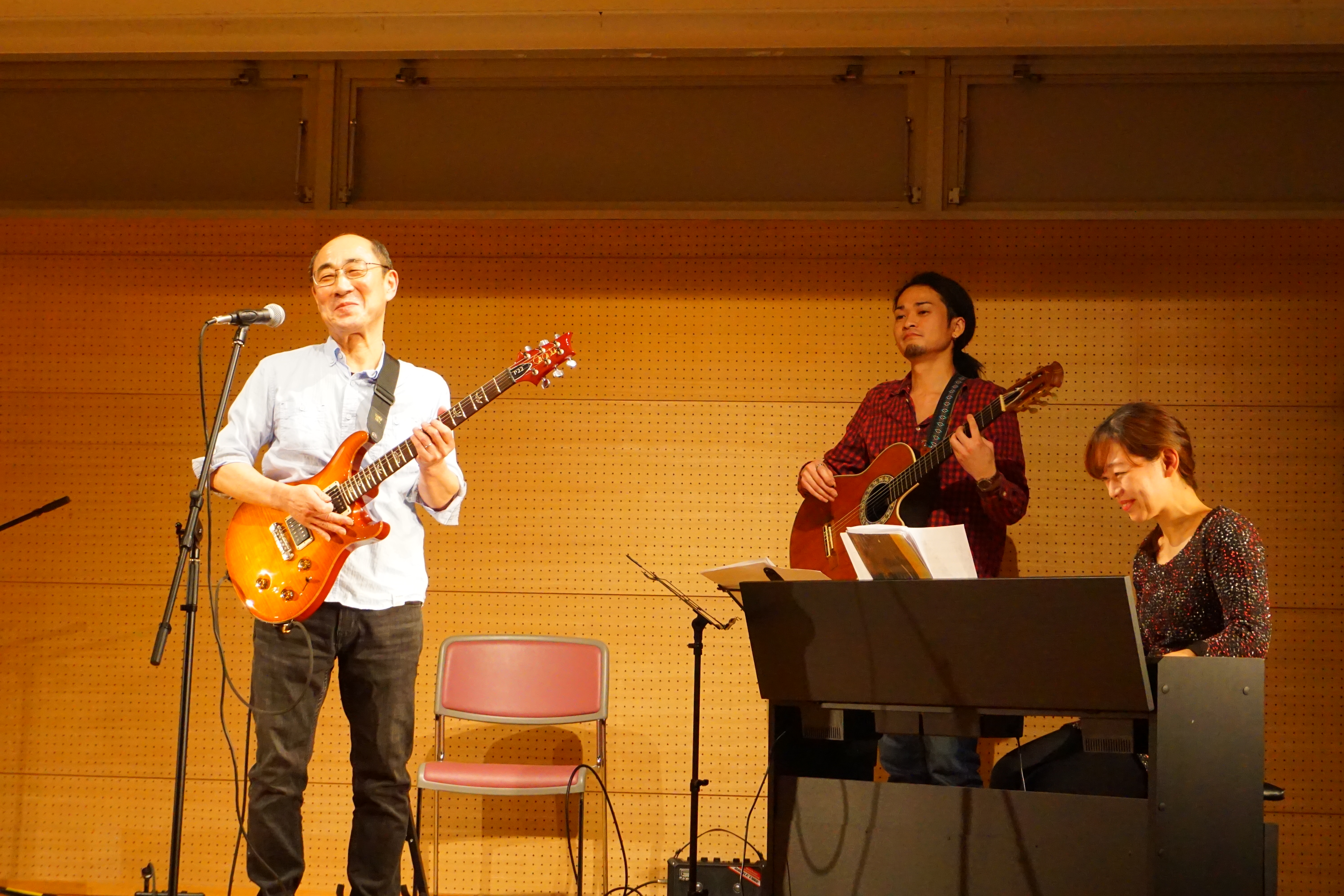東京都板橋区のギター・ウクレレ・歌の教室、講師の演奏